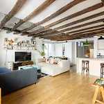 Luxurious 2 Bedroom Canal Saint Martin Saint Lazare