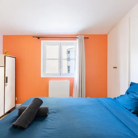 Luxurious 2 Bedroom Canal Saint Martin Saint Lazare * Parigi